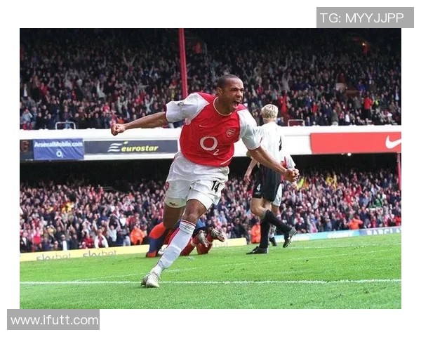 足球传奇亨利的辉煌历程与不屈精神的启示 足球传奇亨利的辉煌历程与不屈精神的启示