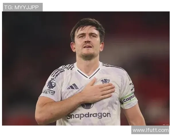 足球明星勇敢反击黑粉言论展现正能量与职业精神 足球明星勇敢反击黑粉言论展现正能量与职业精神