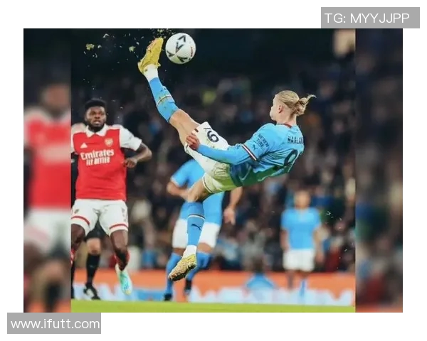 足球明星镜子中的魅力瞬间高清图片分享与解析